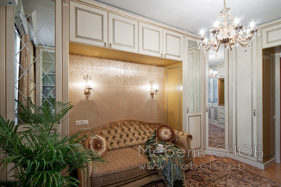 В московской квартире, в сталинском восьмиэтажном доме была изготовлена мебель для небольшой гостиной, выполненная по индивидуальному проекту заказчика.